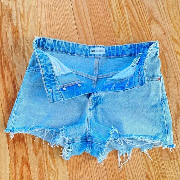 ZARA Wash Blue Denim Distresses Button Fly High Rise Cut Out Style Shorts 4us - Picture 10 of 10